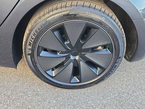 Used 2025 Tesla Model 3 Long Range image 13