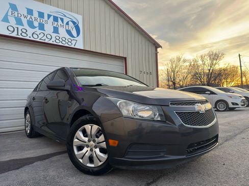 Used 2014 Chevrolet Cruze LS image 1