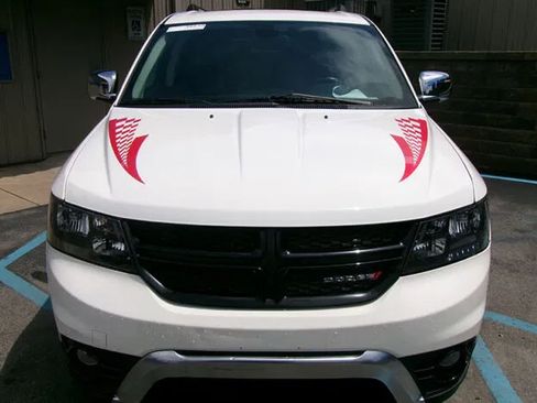 Used 2020 Dodge Journey Crossroad w/ Popular Equipment Group FWD image 2