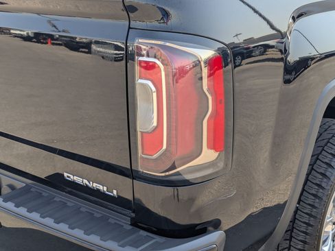 Used 2017 GMC Sierra 1500 Denali w/ Denali Ultimate Package AWD/4WD image 11
