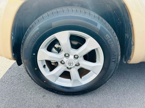 Used 2011 Toyota RAV4 Limited w/ Limited Extra Value Pkg FWD image 10