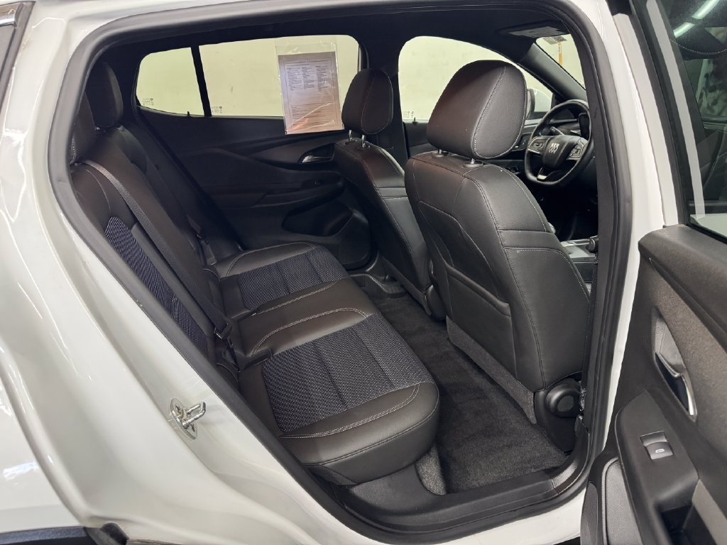 Used 2024 Buick Envista Preferred w/ Convenience I Package FWD image 26