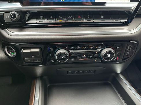 Used 2025 Chevrolet Silverado 2500 High Country w/ High Country Premium Package image 25