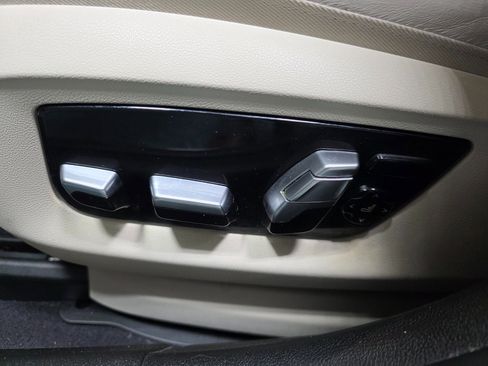 Used 2018 BMW 530e xDrive image 17