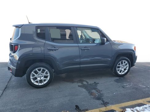 Used 2023 Jeep Renegade Latitude image 6