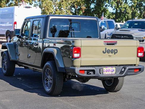 New 2025 Jeep Gladiator Sport image 2