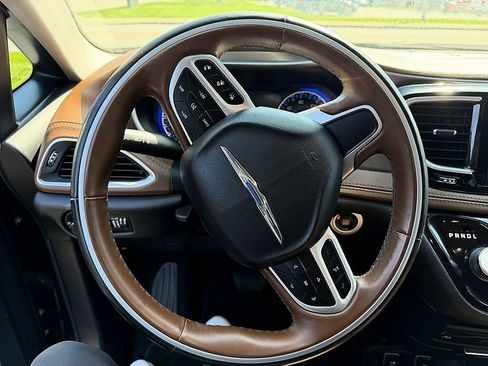 Used 2019 Chrysler Pacifica Limited w/ Tire & Wheel Group image 15