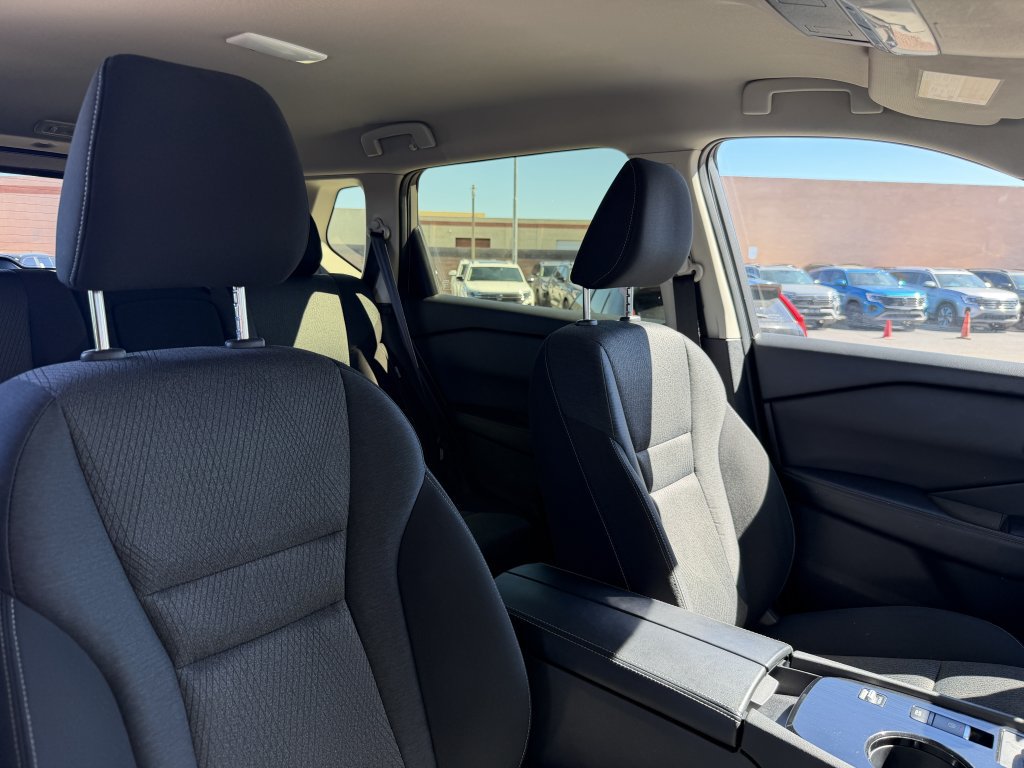 Used 2025 Nissan Rogue SV FWD image 41