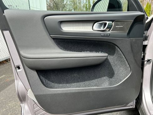 New 2026 Volvo XC40 B4 Plus w/ Protection Package Premier FWD image 7