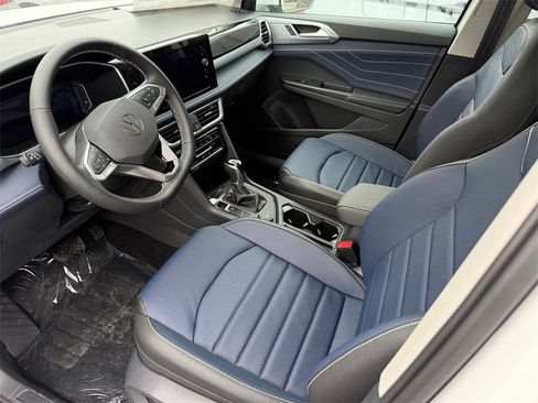New 2026 Volkswagen Taos SEL image 9
