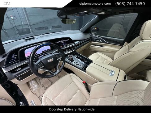 Used 2022 Cadillac Escalade ESV Premium Luxury w/ LPO, Floor Liner Package image 17