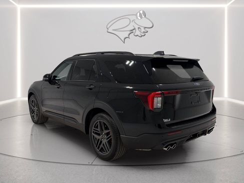 Used 2025 Ford Explorer ST AWD/4WD image 3
