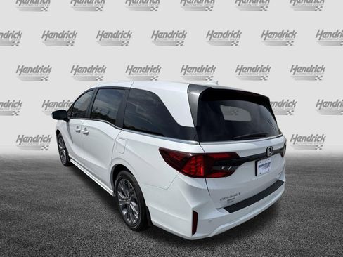 New 2026 Honda Odyssey Touring image 8