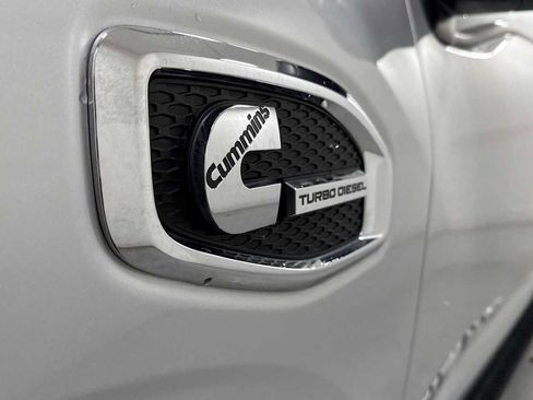 Used 2019 Nissan Titan S w/ S Utility Package image 26