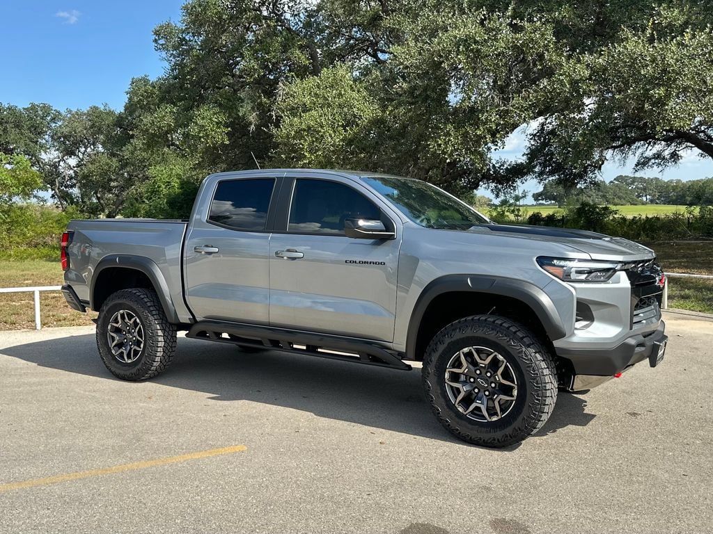 New 2026 Chevrolet Colorado ZR2 w/ Technology Package AWD/4WD image 3
