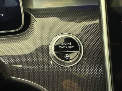 Used 2024 Mercedes-Benz C 300 4MATIC Sedan image 28