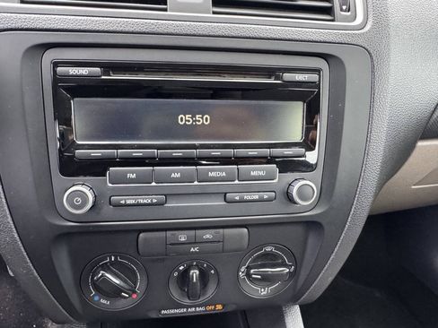 Used 2013 Volkswagen Jetta S FWD image 14
