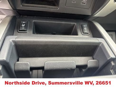 Used 2021 Nissan Titan SV w/ SV Convenience Package image 26