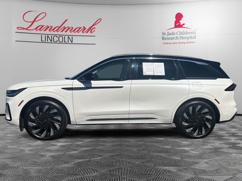Certified 2024 Lincoln Nautilus Black Label w/ Jet Appearance Package (87T) AWD/4WD image 2