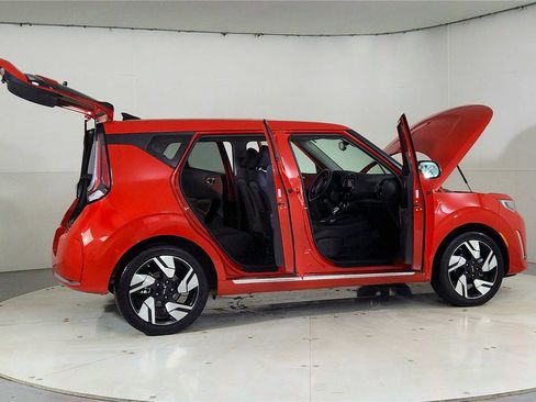 Used 2025 Kia Soul GT-Line w/ GT-Line Technology Package image 12