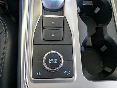 Used 2023 Ford Explorer XLT w/ Equipment Group 202A AWD/4WD image 18
