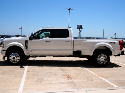 New 2026 Ford F450 Platinum w/ Platinum Plus Package AWD/4WD image 3
