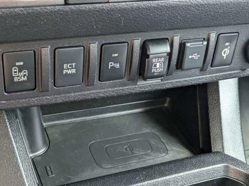Used 2021 Toyota Tacoma TRD Off-Road w/ Technology Package AWD/4WD image 21