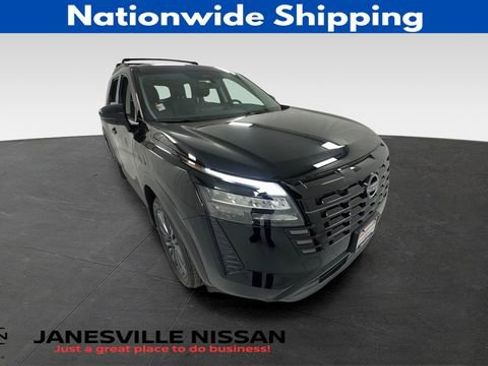 New 2026 Nissan Pathfinder SL w/ SL Premium Package AWD/4WD image 1