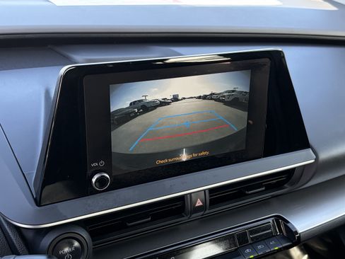 Certified 2025 Toyota Prius LE AWD/4WD image 23