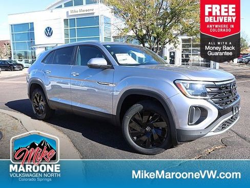 Certified 2025 Volkswagen Atlas Cross Sport SE image 1