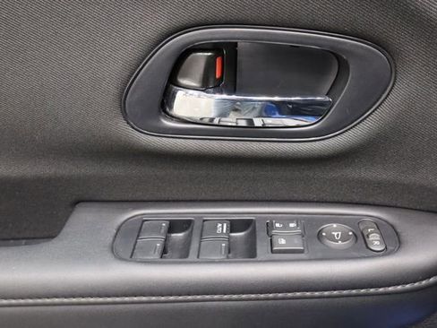 Used 2022 Honda HR-V Sport image 18