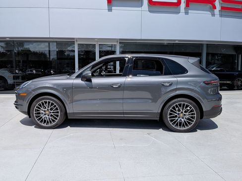 Used 2023 Porsche Cayenne Platinum Edition AWD/4WD image 2