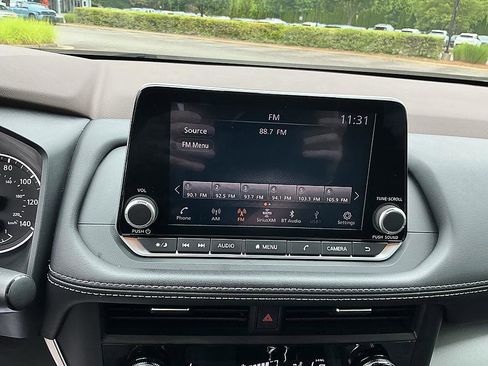 Certified 2023 Nissan Rogue SV FWD image 17