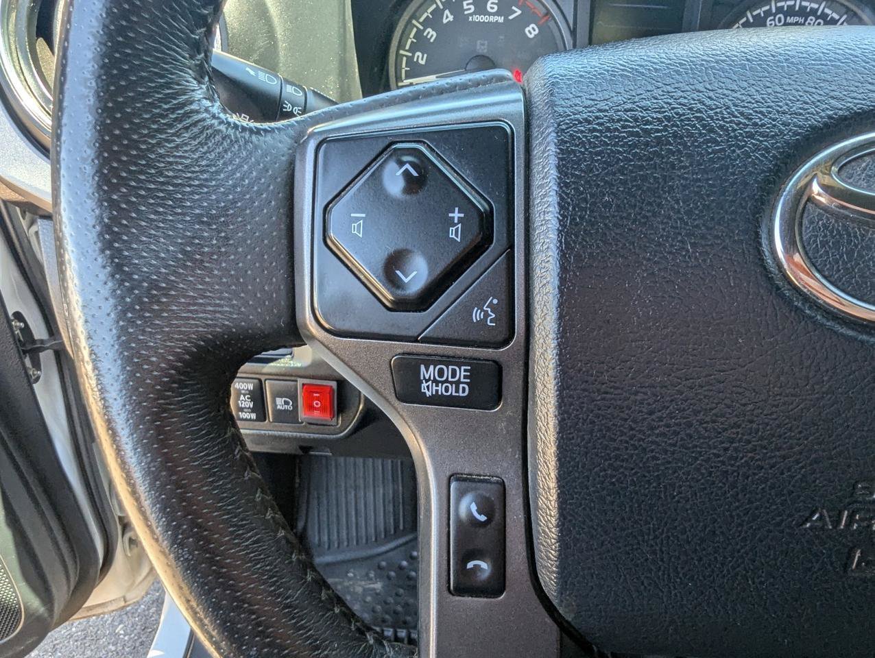 Used 2018 Toyota Tacoma TRD Sport w/ Technology Package AWD/4WD image 13