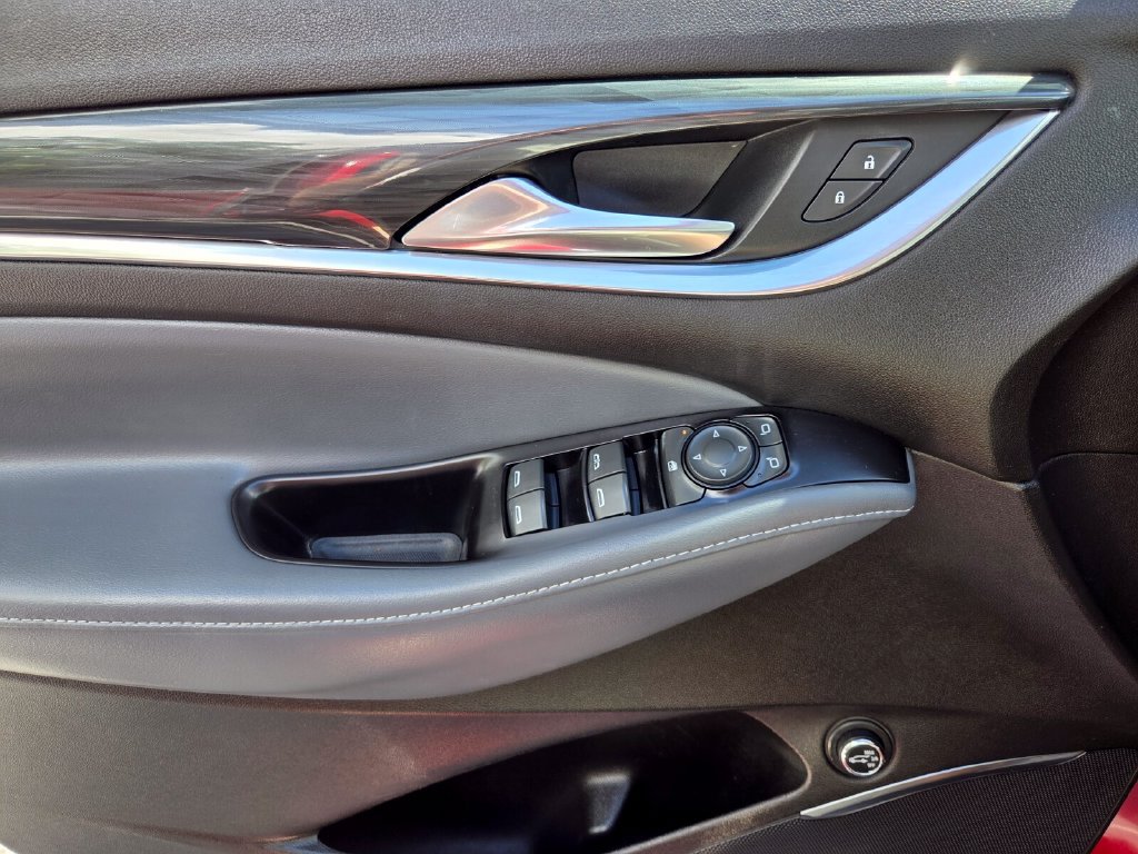 Used 2019 Buick Enclave Essence FWD image 21
