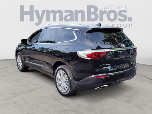 Used 2023 Buick Enclave Premium w/ Experience Buick Package FWD image 5