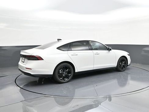 New 2025 Honda Accord SE image 13