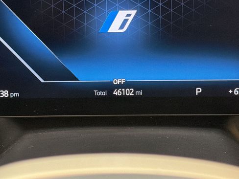 Used 2023 BMW iX xDrive50 w/ Premium Package AWD/4WD image 22
