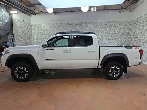 Used 2019 Toyota Tacoma TRD Off-Road image 4