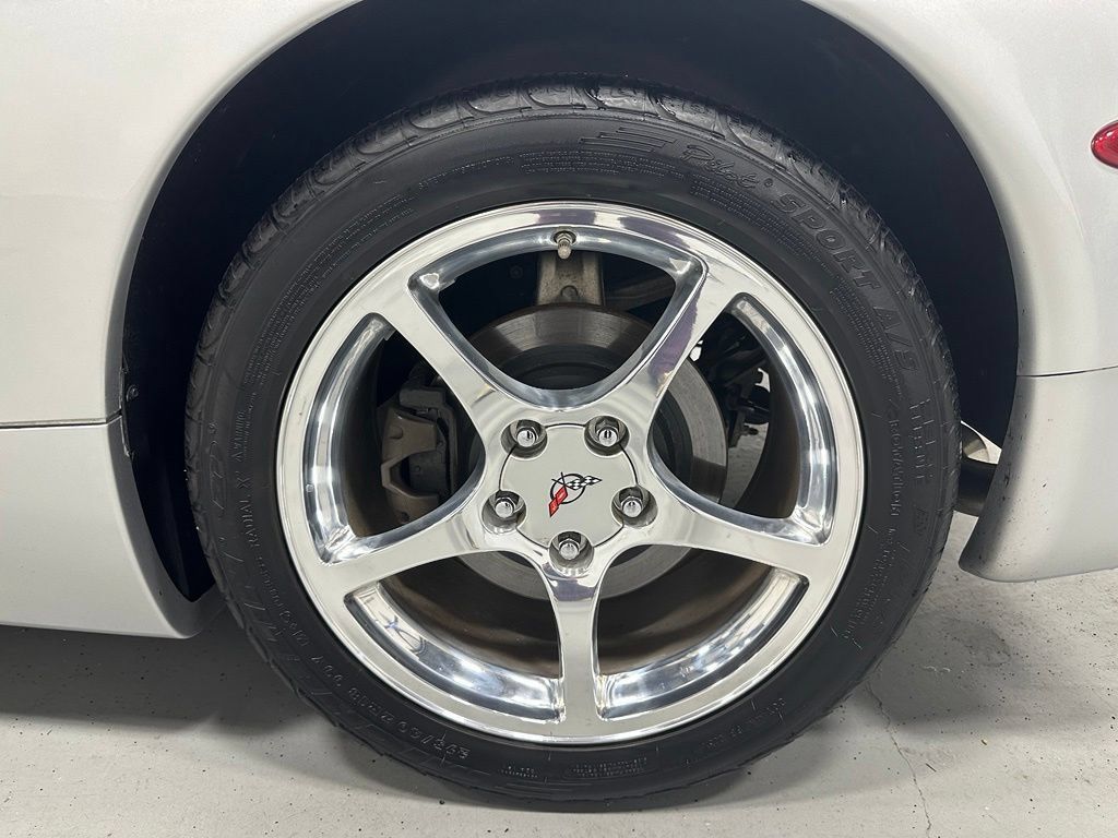 Used 2001 Chevrolet Corvette Convertible w/ Preferred Equipment Group2 RWD image 43