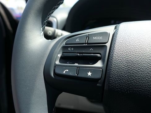 Used 2026 Hyundai Venue SEL FWD image 14