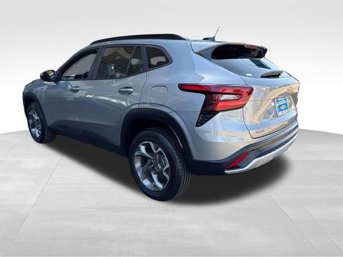 Certified 2024 Chevrolet Trax LT w/ Driver Confidence Package FWD image 3