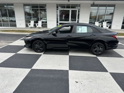 Used 2023 Hyundai Elantra SEL w/ Cargo Package