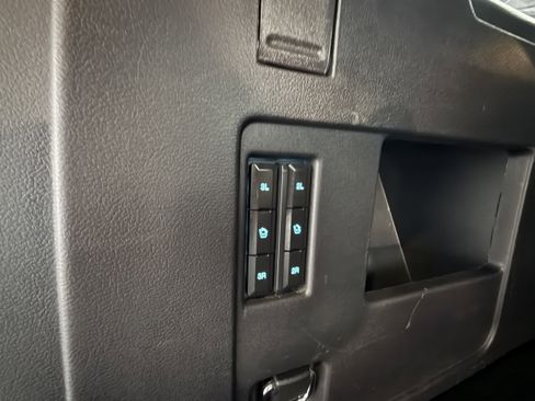 Used 2023 Ford Expedition Max Limited image 3