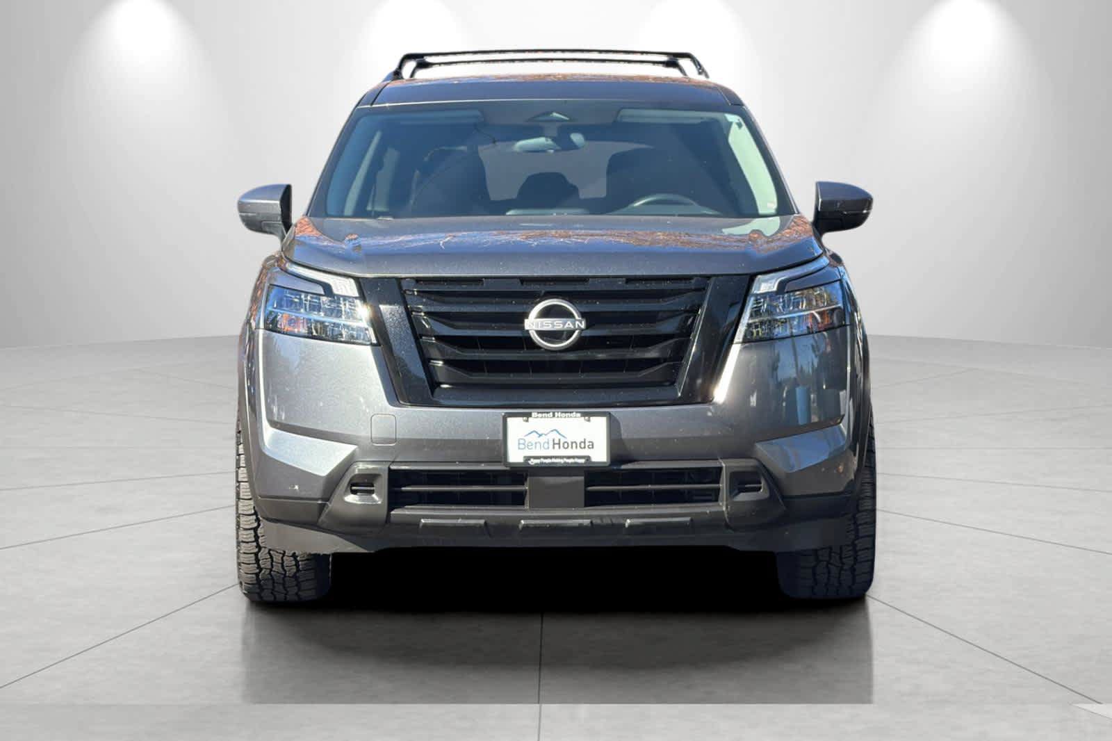 Used 2022 Nissan Pathfinder SV w/ SV Black Package AWD/4WD image 10