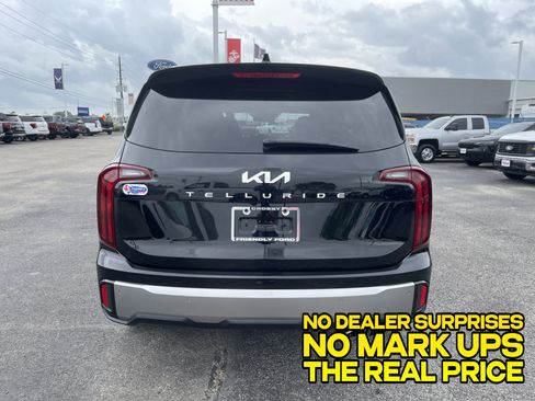 Used 2025 Kia Telluride S image 3