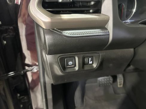 Used 2017 GMC Acadia Denali w/ Technology Package AWD/4WD image 30