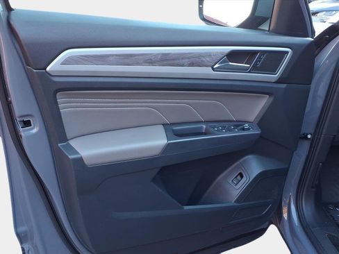 Used 2021 Volkswagen Atlas Cross Sport SE image 7