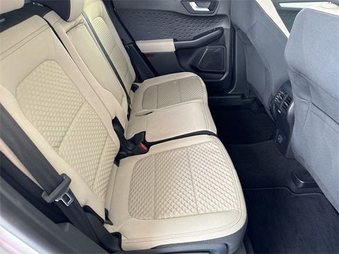 Used 2020 Ford Escape SE image 33