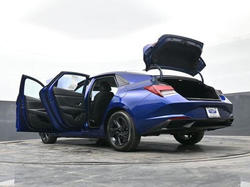 Used 2022 Hyundai Elantra SEL w/ Convenience Package image 49